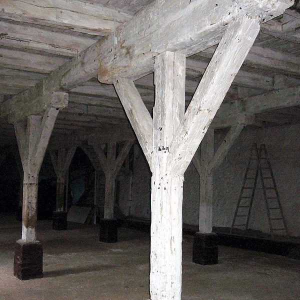 Der ehemalige Kuhstall vor der Renovierung